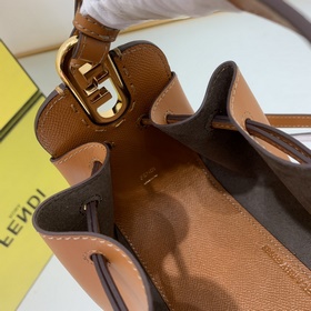 FENDI Мини-сумка с завязками, изготовлена из полиуретановой ткан