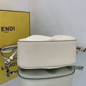 FENDI Мини-сумка с завязками, изготовлена из полиуретановой ткан
