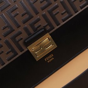 Сумка через плечо FENDI Модель： 8839 Кофейный цвет Размер： 25*18*