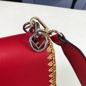 FENDI – новейшая модель с уникальным дизайном и ручной отделкой, 
