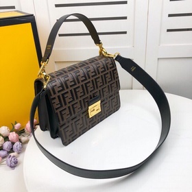 FENDI Kan l Черная кожа с тиснением FF цвета мокко, с двумя плеч