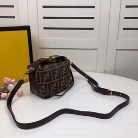 FENDI Кофе с коричневой линией. Мини-сумка FD в форме ланч-бокса