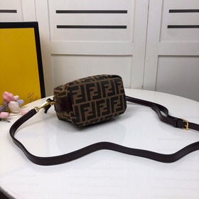 FENDI Кофе с коричневой линией. Мини-сумка FD в форме ланч-бокса