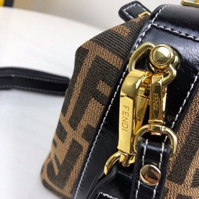 FENDI Черная кожа с белыми нитками FD мини-сумка Очень оригиналь