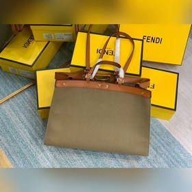 FENDI полностью обновленная сумка С внутренними кожаными кармана