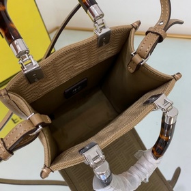 Новейшая мини-сумка для мобильного телефона FENDI с 3D-текстурой 