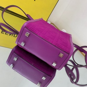 Новейшая мини-сумка для мобильного телефона FENDI с 3D-текстурой