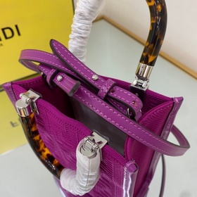 Новейшая мини-сумка для мобильного телефона FENDI с 3D-текстурой 