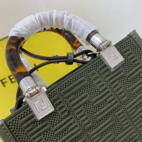Новейшая мини-сумка для мобильного телефона FENDI с 3D-текстурой 
