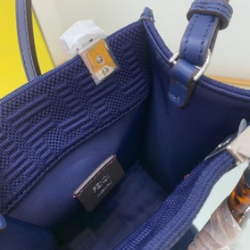 Новейшая мини-сумка для мобильного телефона FENDI с 3D-текстурой 