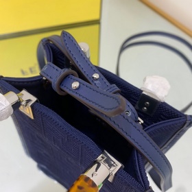Новейшая мини-сумка для мобильного телефона FENDI с 3D-текстурой 
