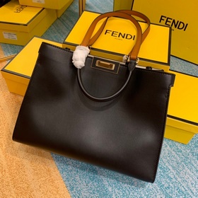 Новая сумка FENDI, модель： 674 Peekaboo X-Lite Лаконичный силуэт 