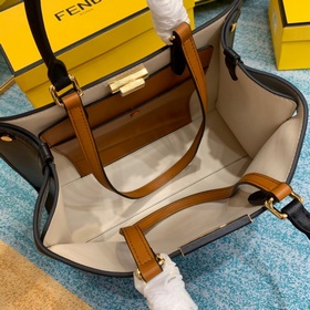 Новая сумка FENDI, модель： 674 Peekaboo X-Lite Лаконичный силуэт 