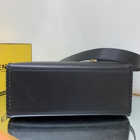 FENDI Черная сумка среднего размера с плетеными боковыми сторона