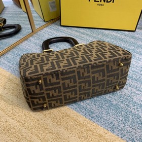 FENDI Улучшенная версия с золотой застежкой Очень популярная вин