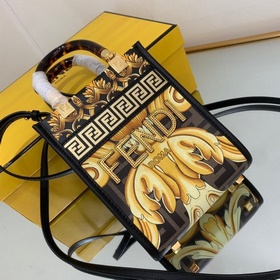 FENDI Коллекция совместного выпуска Я бы назвала эту коллекцию с