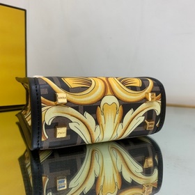 FENDI Коллекция совместной работы Я бы назвал эту коллекцию само