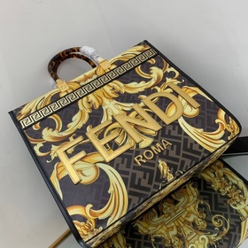 FENDI Совместная коллекция с полной печатью F. Я бы назвала ее с