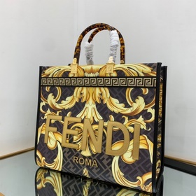 FENDI Совместная коллекция с полной печатью F. Я бы назвала ее с