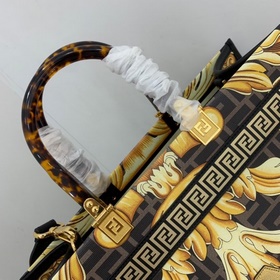 FENDI Коллекция Я бы назвала это самым сильным совместным проек