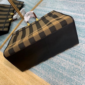 FENDI Средняя сумка с ручками Внутренний карман на молнии, жестки