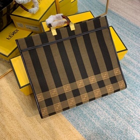 FENDI Средняя сумка с ручками Внутренний карман на молнии, жестки
