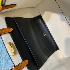 FENDI Новая сумка для покупок Артикул： 674 Сумка Peekaboo X-Lit