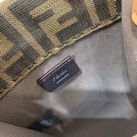 Сумка через плечо FENDI Миниатюрная сумка с принтом в стиле «олд