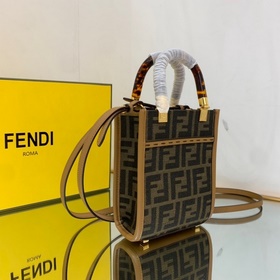Сумка через плечо FENDI Миниатюрная сумка с принтом в стиле «олд