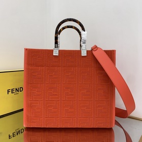 Сумка FENDI Новая модель маленького размера с плечевым ремнем Ср