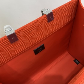 Сумка FENDI Новая модель маленького размера с плечевым ремнем Ср