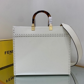 FENDI Белая сумка среднего размера с плетеными боковыми частями 