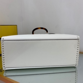 FENDI Белая сумка среднего размера с плетеными боковыми частями 