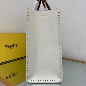 FENDI Белая сумка среднего размера с плетеными боковыми частями 
