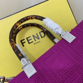 FENDI сумка-тоут из последней капсульной коллекции с 3D-текстурой