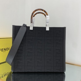 FENDI Тоут-баг, новейшая капсульная коллекция с 3D-текстурой FF И