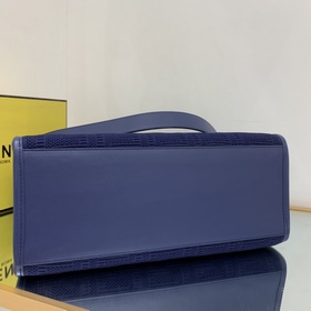 FENDI Тоут-баг, новейшая капсульная коллекция с 3D-текстурой FF И