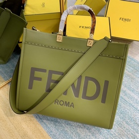 Сумка FENDI Маленькая сумка с плечевым ремнем Средний размер из