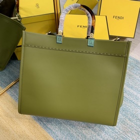 Сумка FENDI Маленькая сумка с плечевым ремнем Средний размер из 