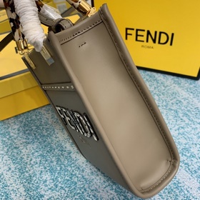 FENDI Сумка-бокс из слоновой кости змеиной кожи. Уникальная ручн