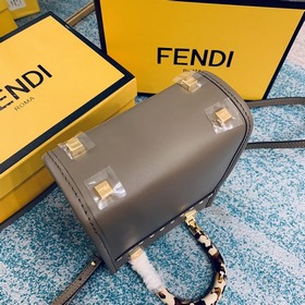 FENDI Сумка-бокс из слоновой кости змеиной кожи. Уникальная ручн