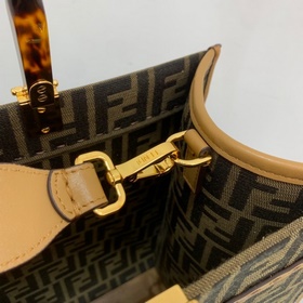 FENDI Совместная коллекция Официальный сайт Новая сумка с узором
