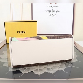 Сумка FENDI Сумка с моднымиллюстрациями художников из весенне-ле