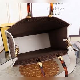 Сумка FENDI Сумка с моднымиллюстрациями художников из весенне-ле