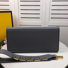 FENDI TOTE сумка «Солнечный рукав» Простой дизайн с логотипом из