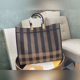 FENDI Средний чехол для камеры Внутренний карман на молнии, жест