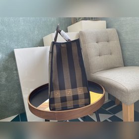 FENDI Средний чехол для камеры Внутренний карман на молнии, жест