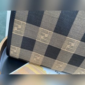 FENDI Средний чехол для камеры Внутренний карман на молнии, жест