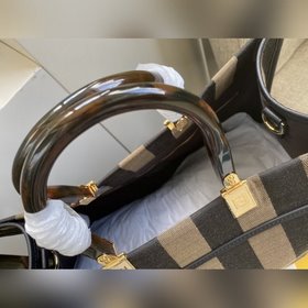 FENDI Средний чехол для камеры Внутренний карман на молнии, жест