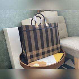 FENDI Средний чехол для камеры Внутренний карман на молнии, жест